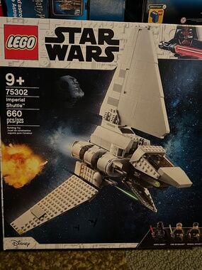 Lego Star Wars imperial shuttle 75302 pcs 660 NIB